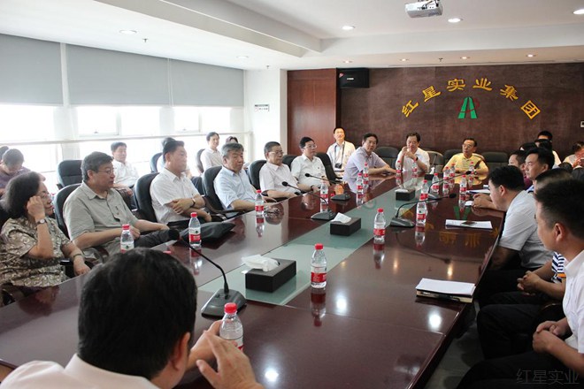  全国政协副主席卢展工来红星调研