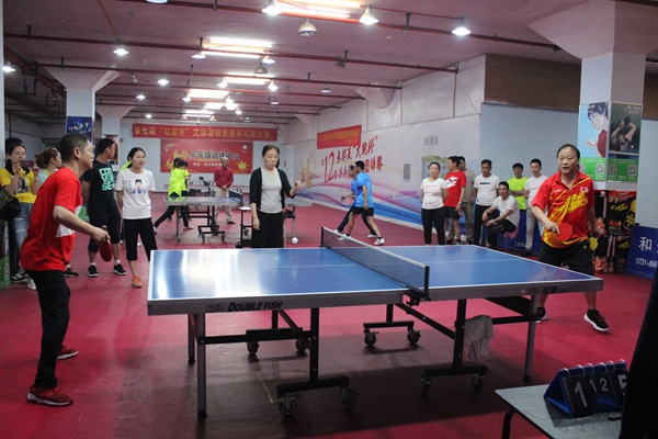 球场逐鹿 谁主沉浮4.jpg