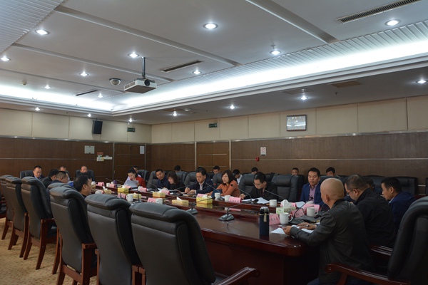 坚持问题导向  助推项目建设