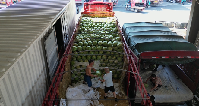 闻“汛”而动| “红星力量”驰援华容抗洪一线4.jpg