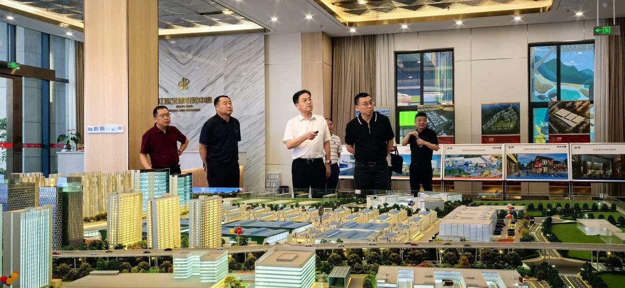 重庆酉阳县委书记杨通胜率队考察红星